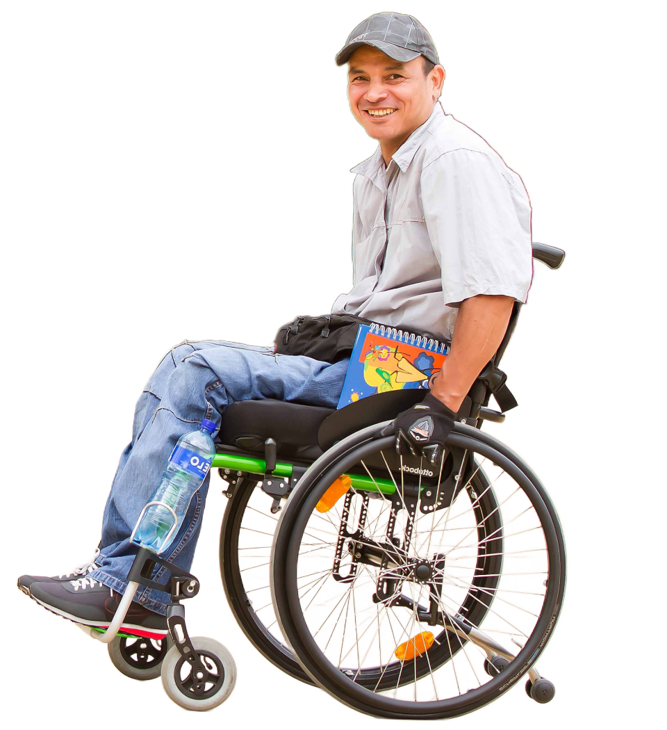 Bienestar que transforma vidas La imagen muestra a una persona joven utilizando silla de ruedas, sosteniendo material educativo. Simboliza el trabajo por la autonomía, el acceso a oportunidades y la inclusión promovidos por la Asociación Amigos con Calor Humano.